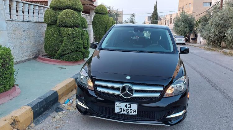 Mercedes Benz B250 2015