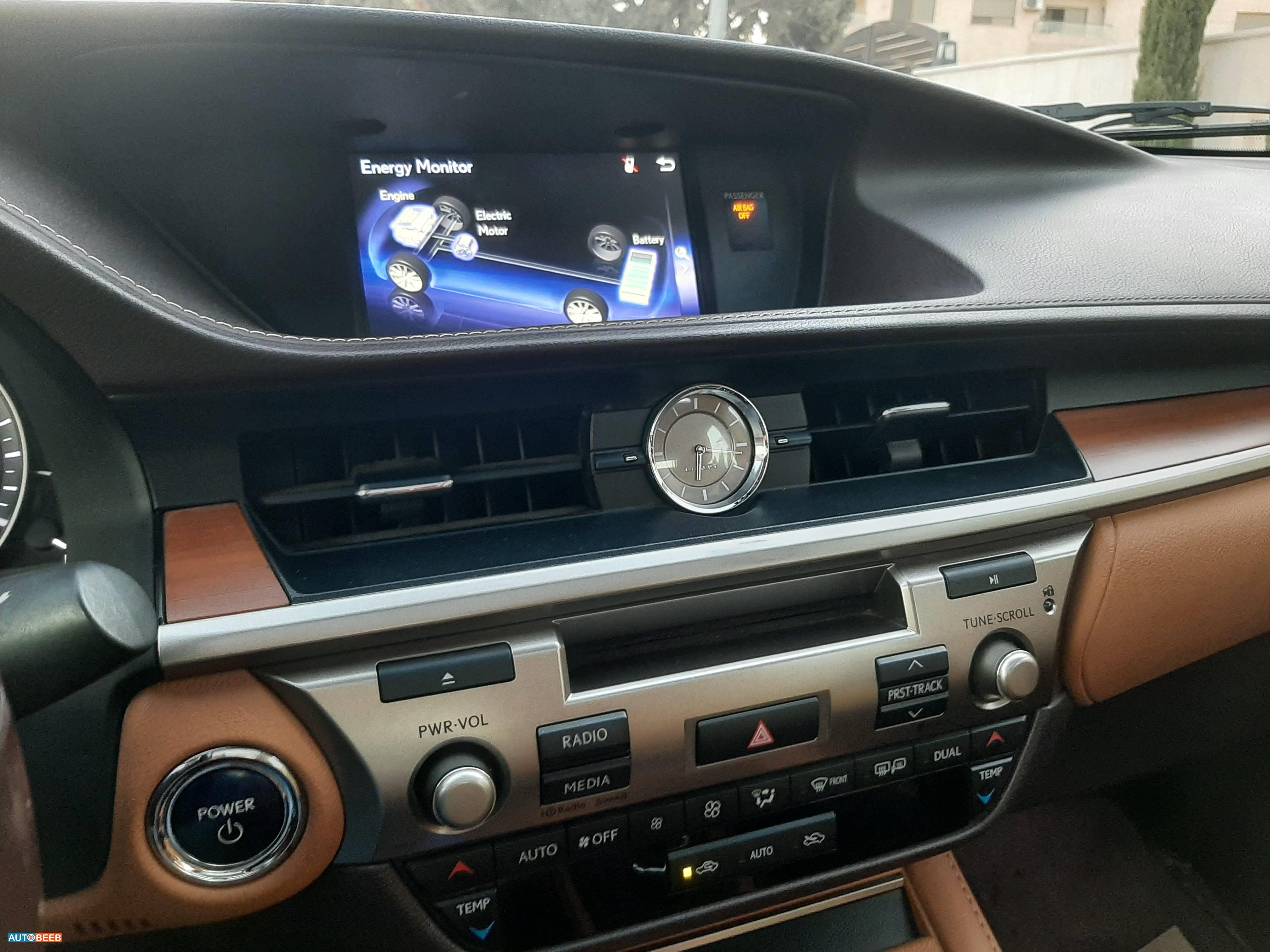 Lexus IS300 2016