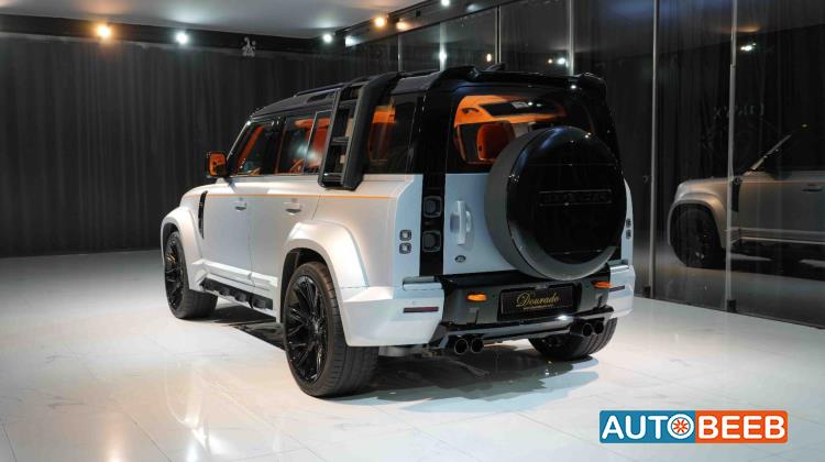 Land Rover Defender 2024