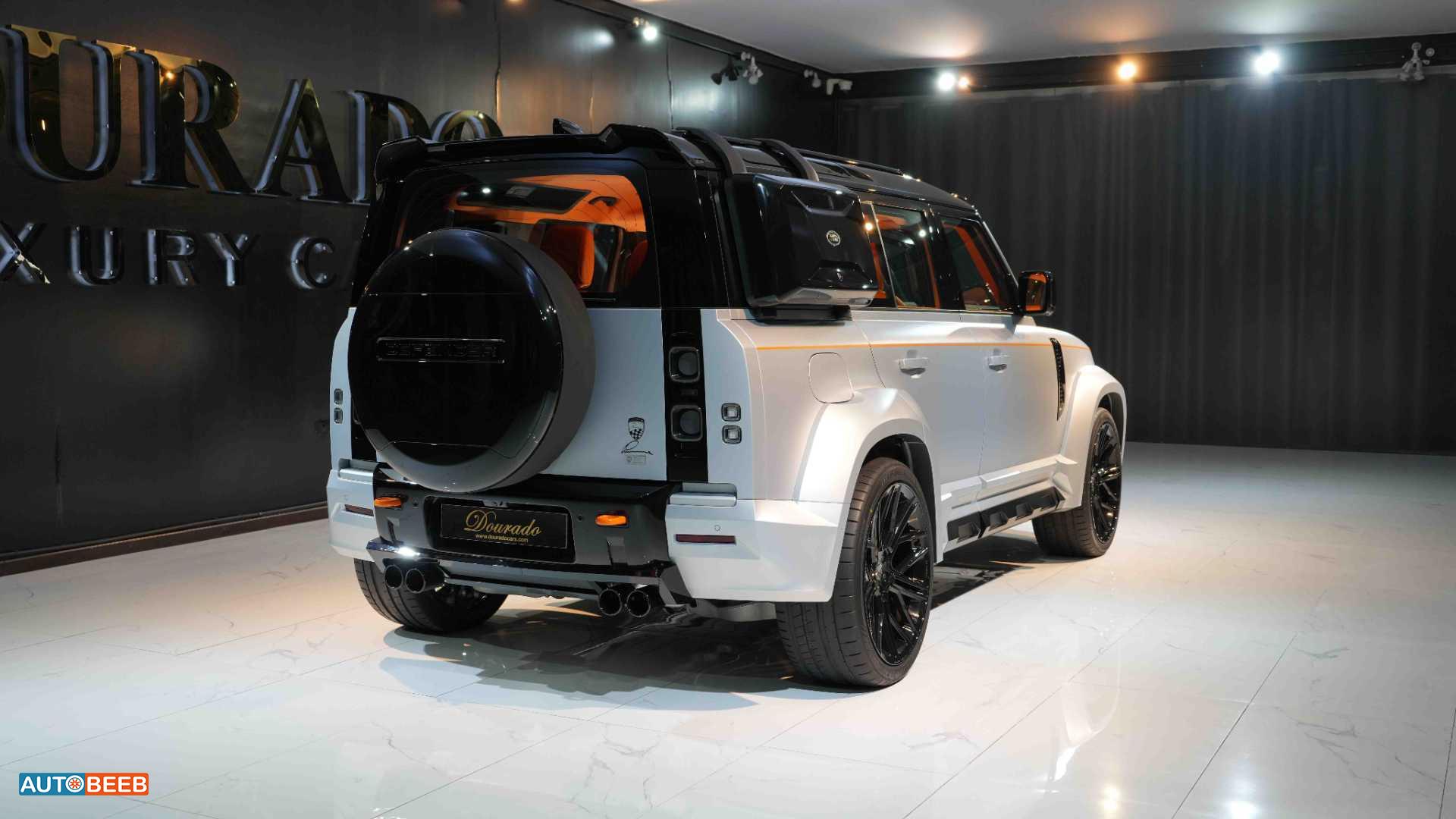 Land Rover Defender 2024