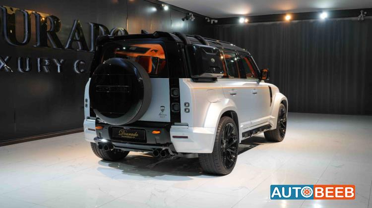 Land Rover Defender 2024