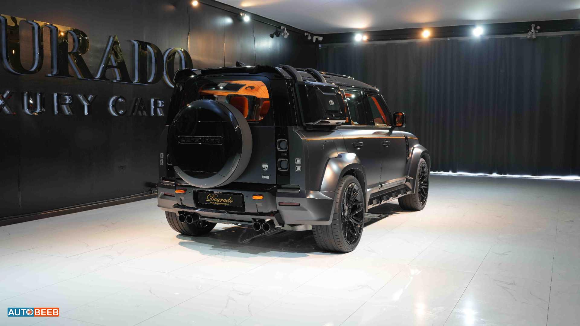 Land Rover Defender 2024