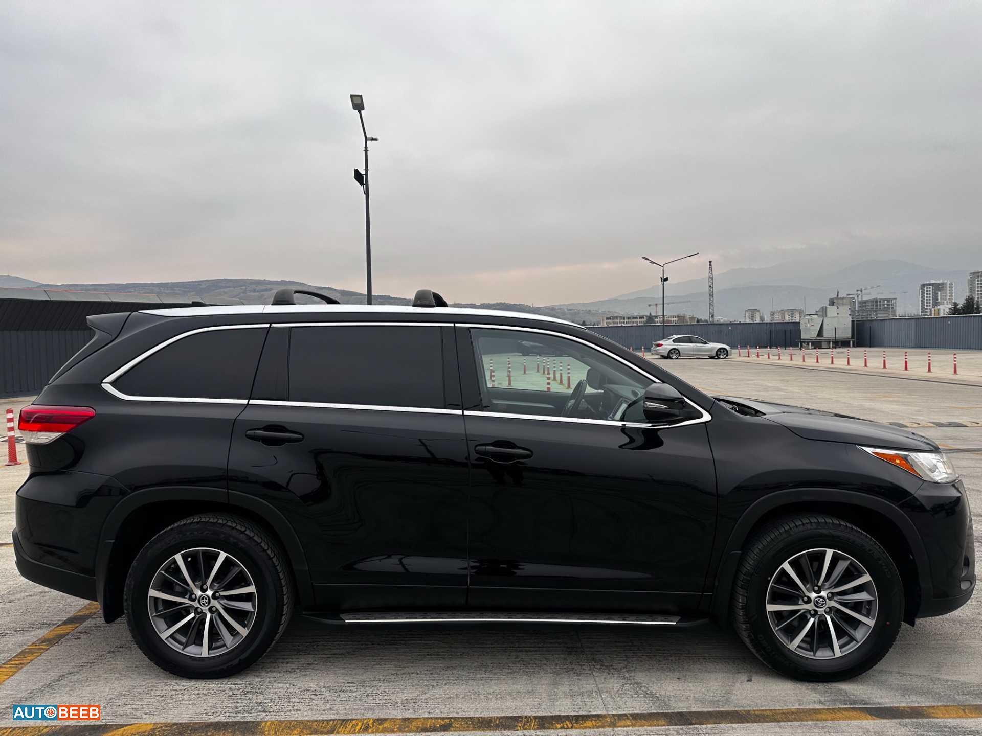 Toyota Highlander 2019