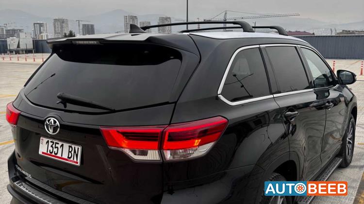 Toyota Highlander 2019