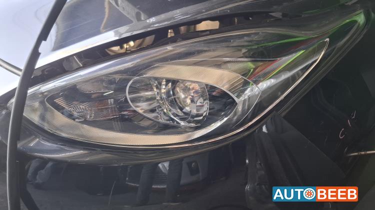 Lights Front light Toyota Prius C