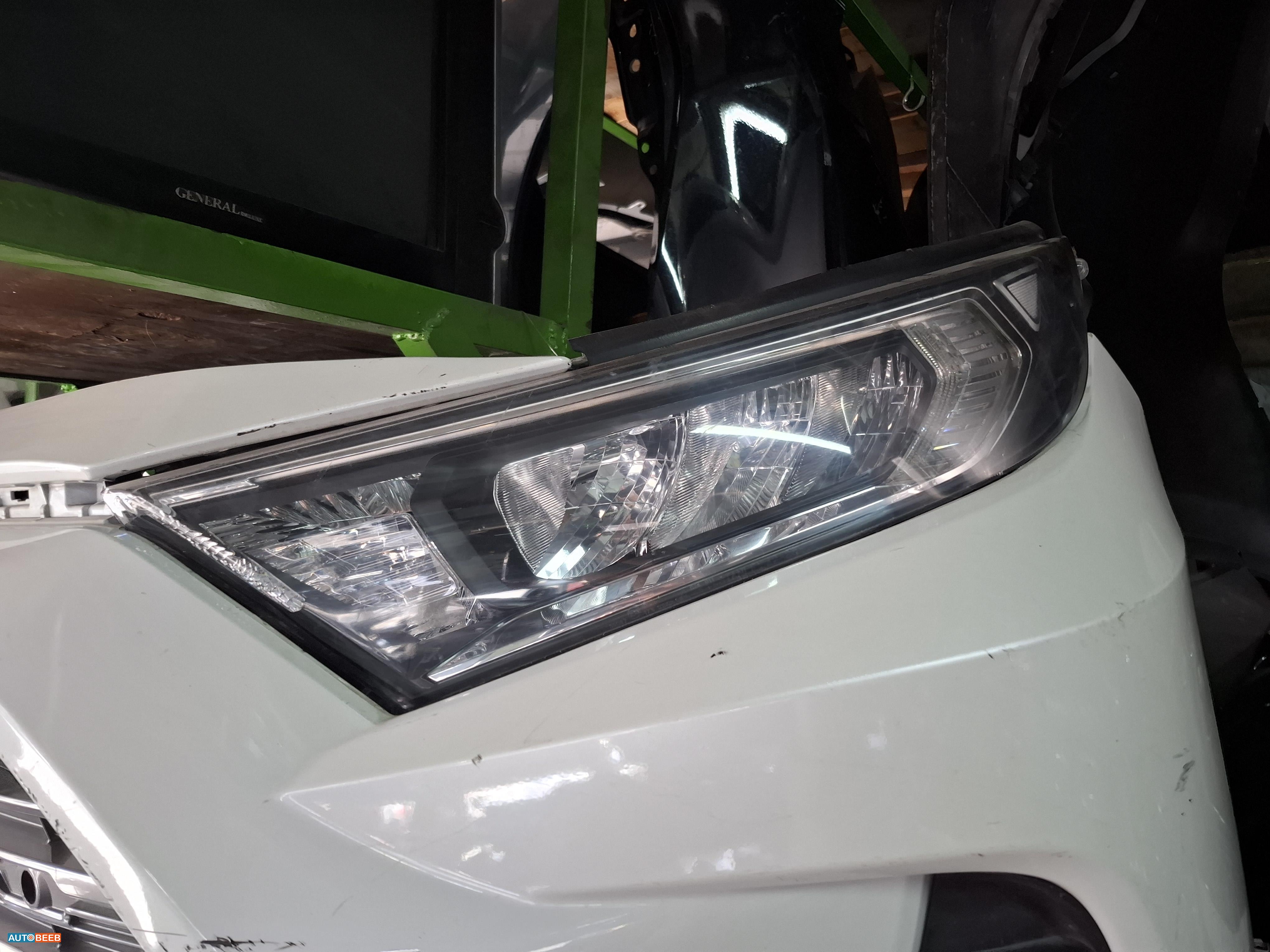 Lights Front light Toyota RAV4