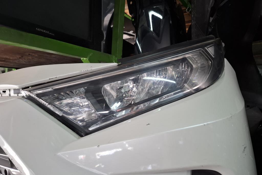 Lights Front light Toyota RAV4