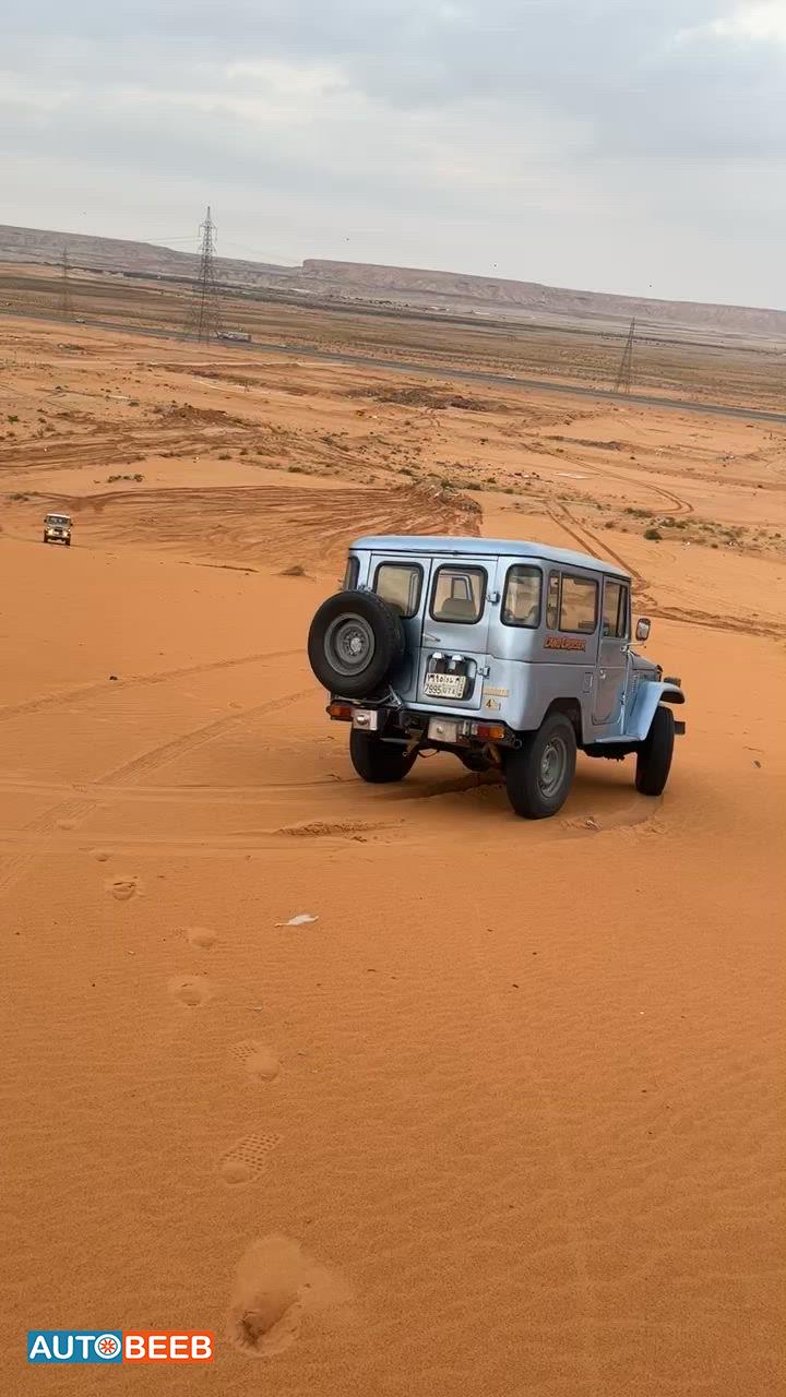 تويوتا اف جي كروزر 1982