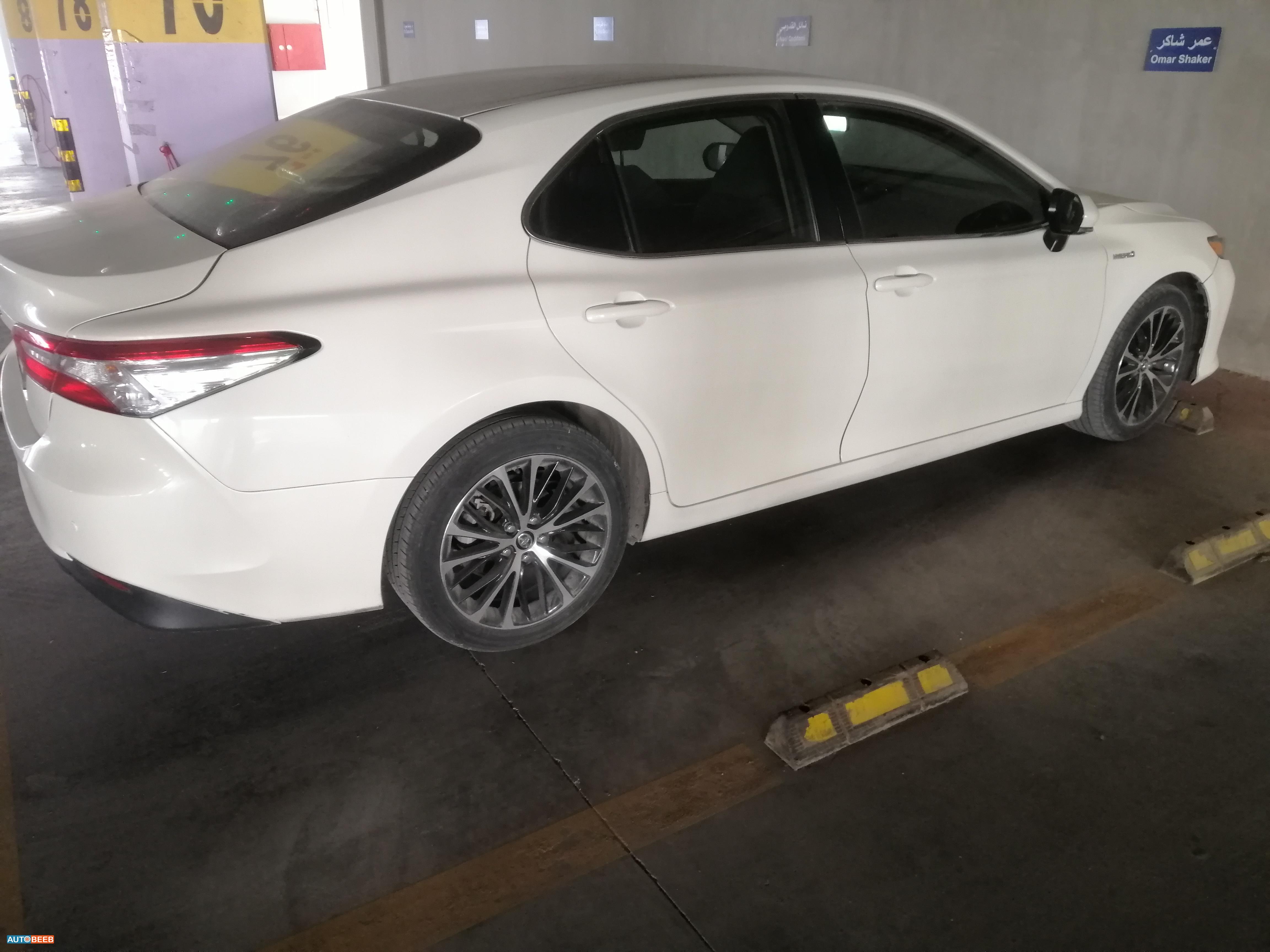 Toyota Camry 2019