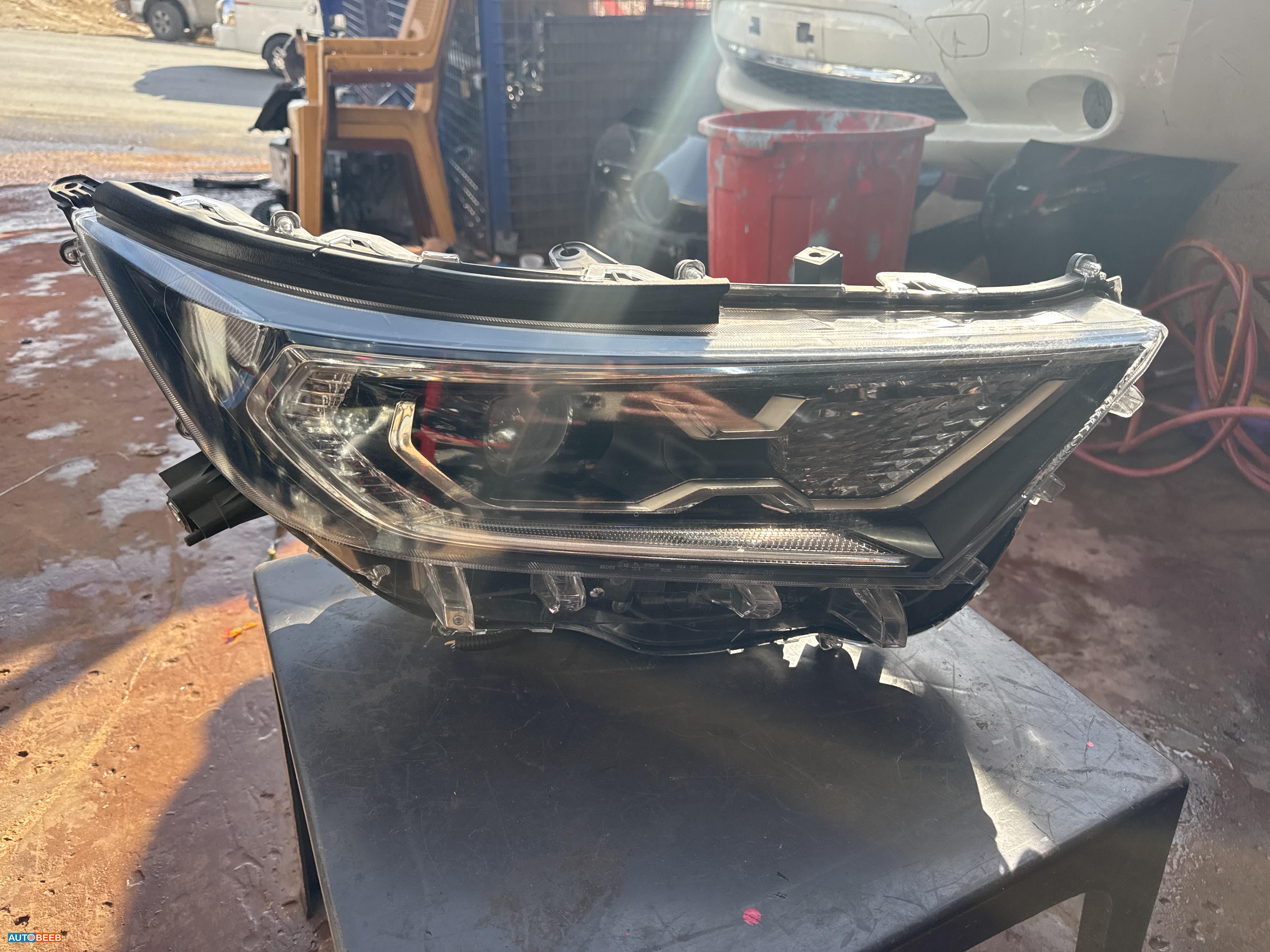 Lights Front light Toyota RAV4