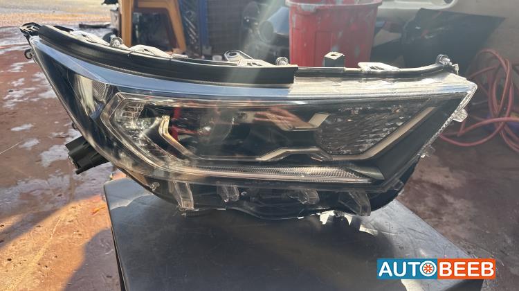 Lights Front light Toyota RAV4