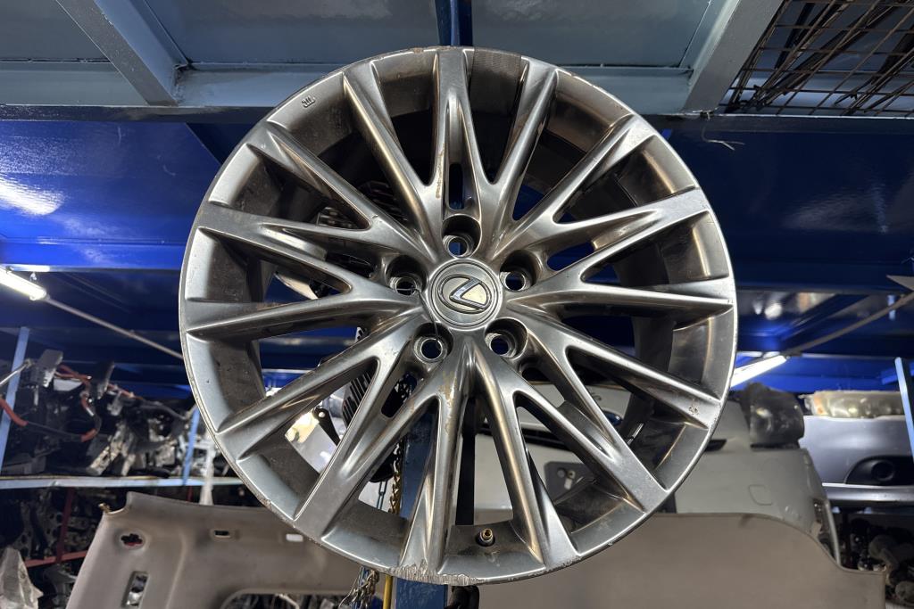 Wheel and Rims Rims Lexus HS250h