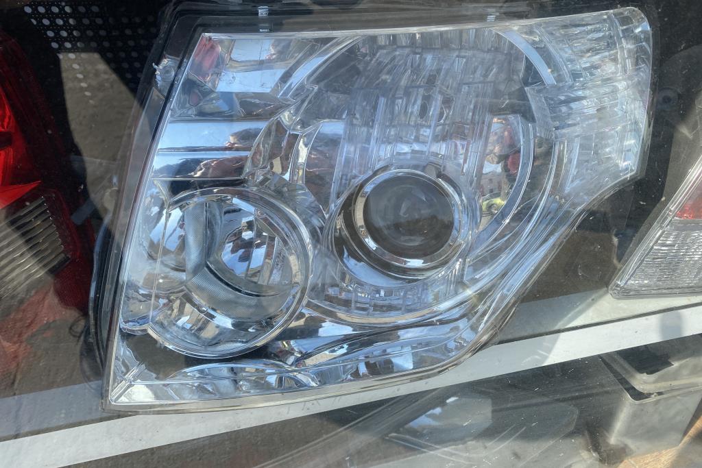 Lights Front light Mitsubishi Pajero