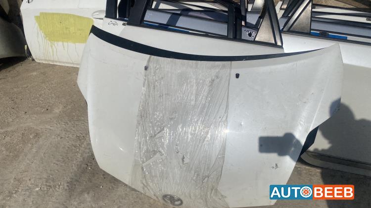 Body  Hood Toyota Prius