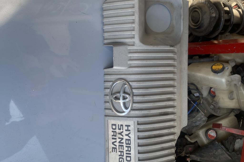 Engine Valve covers  Toyota Prius