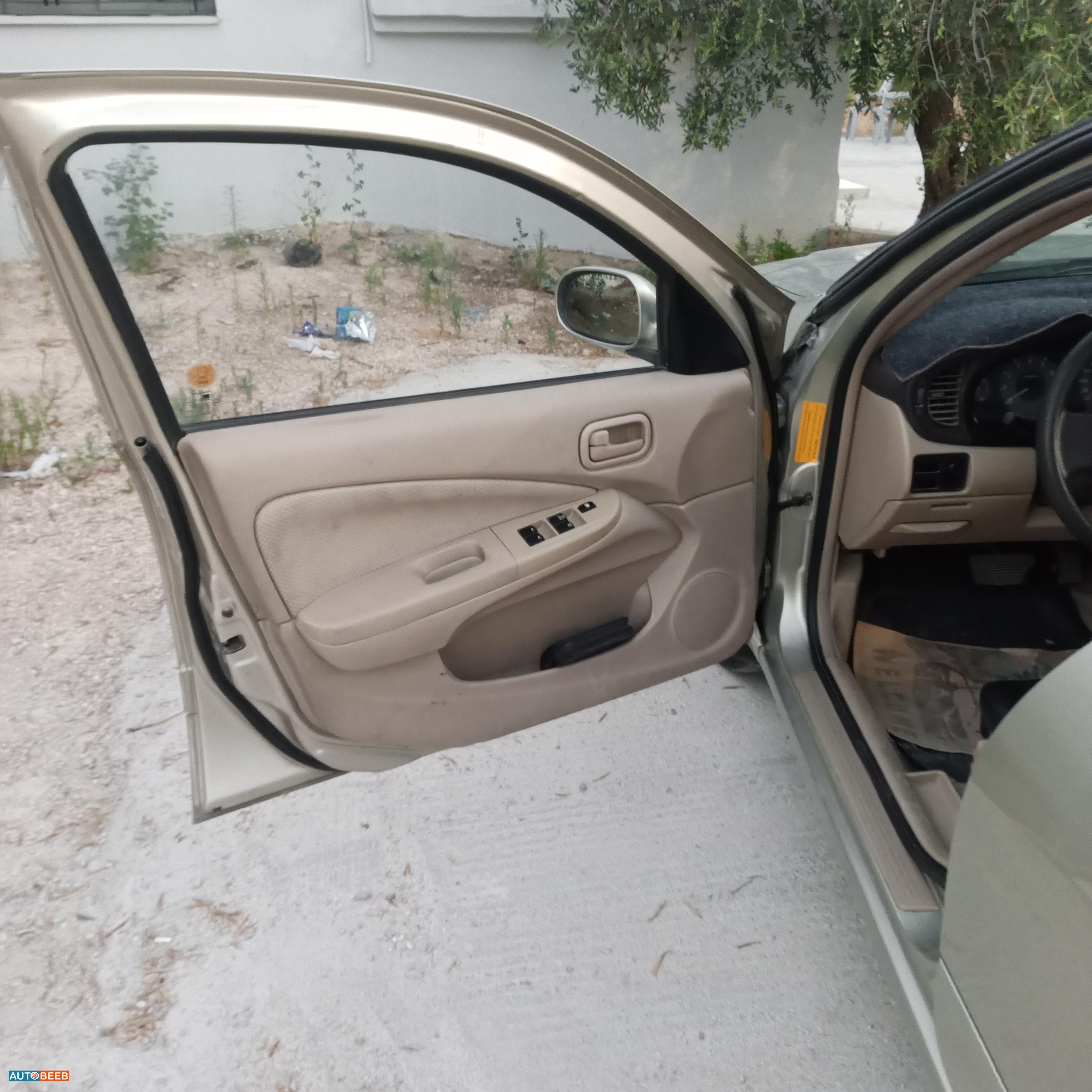 Nissan Sunny 2008