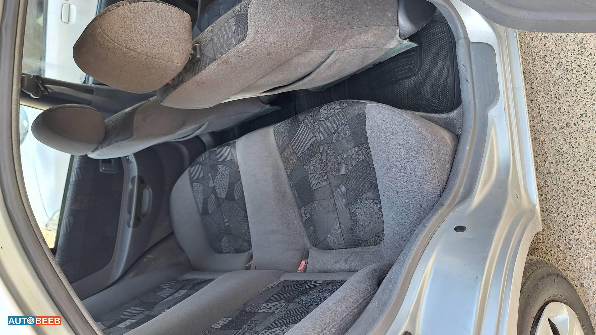 هيونداي فيرنا 2000