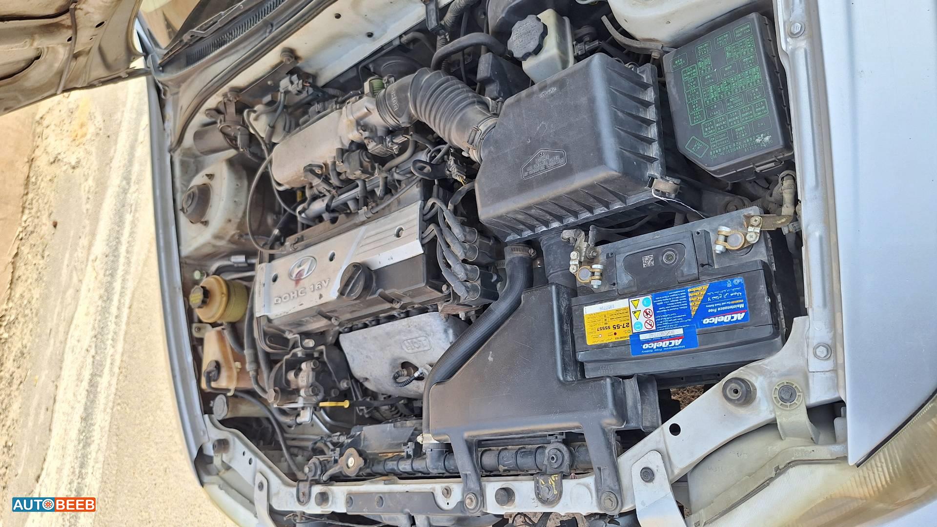 هيونداي فيرنا 2000