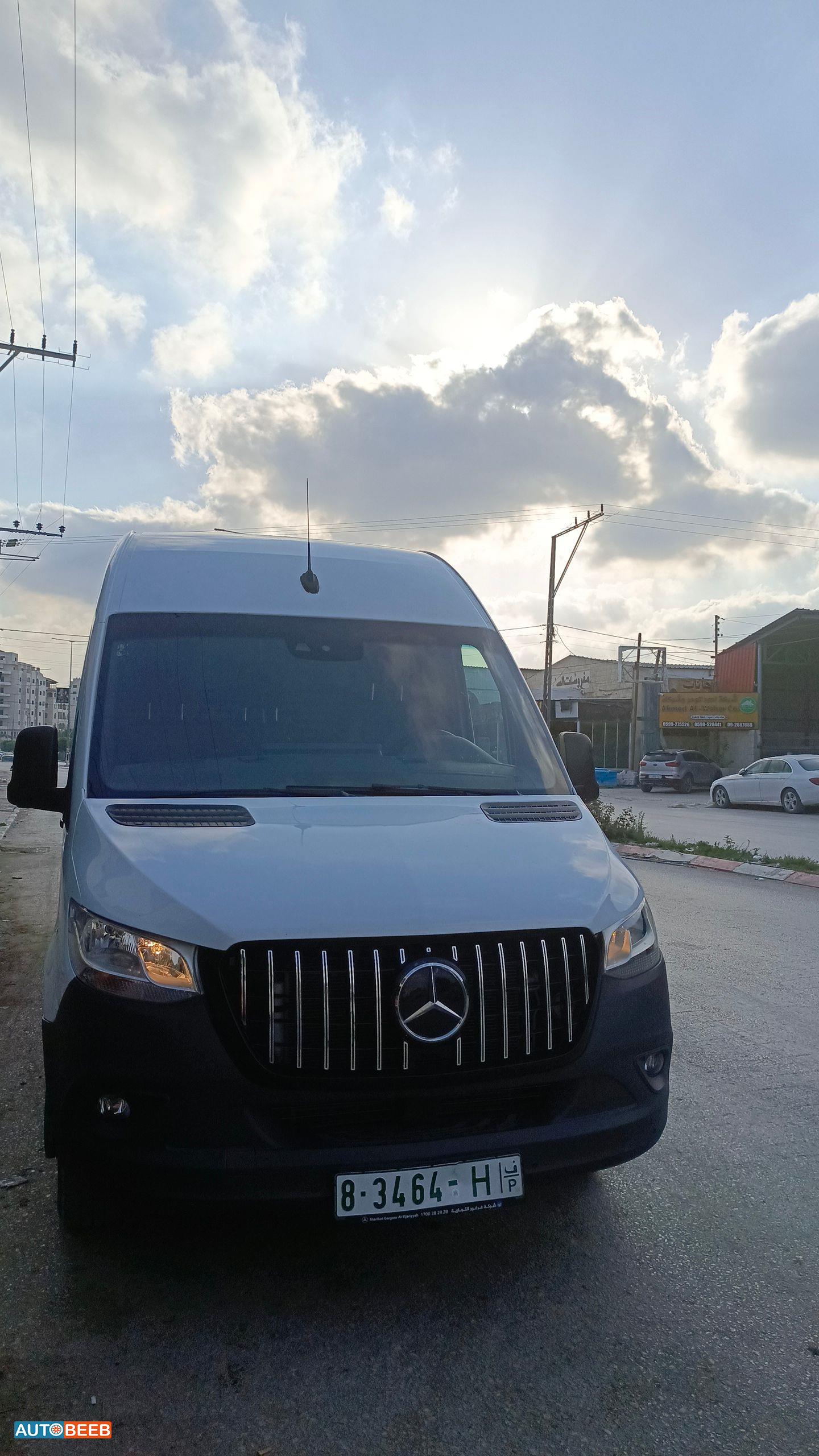 Minibus Mercedes Benz 2020