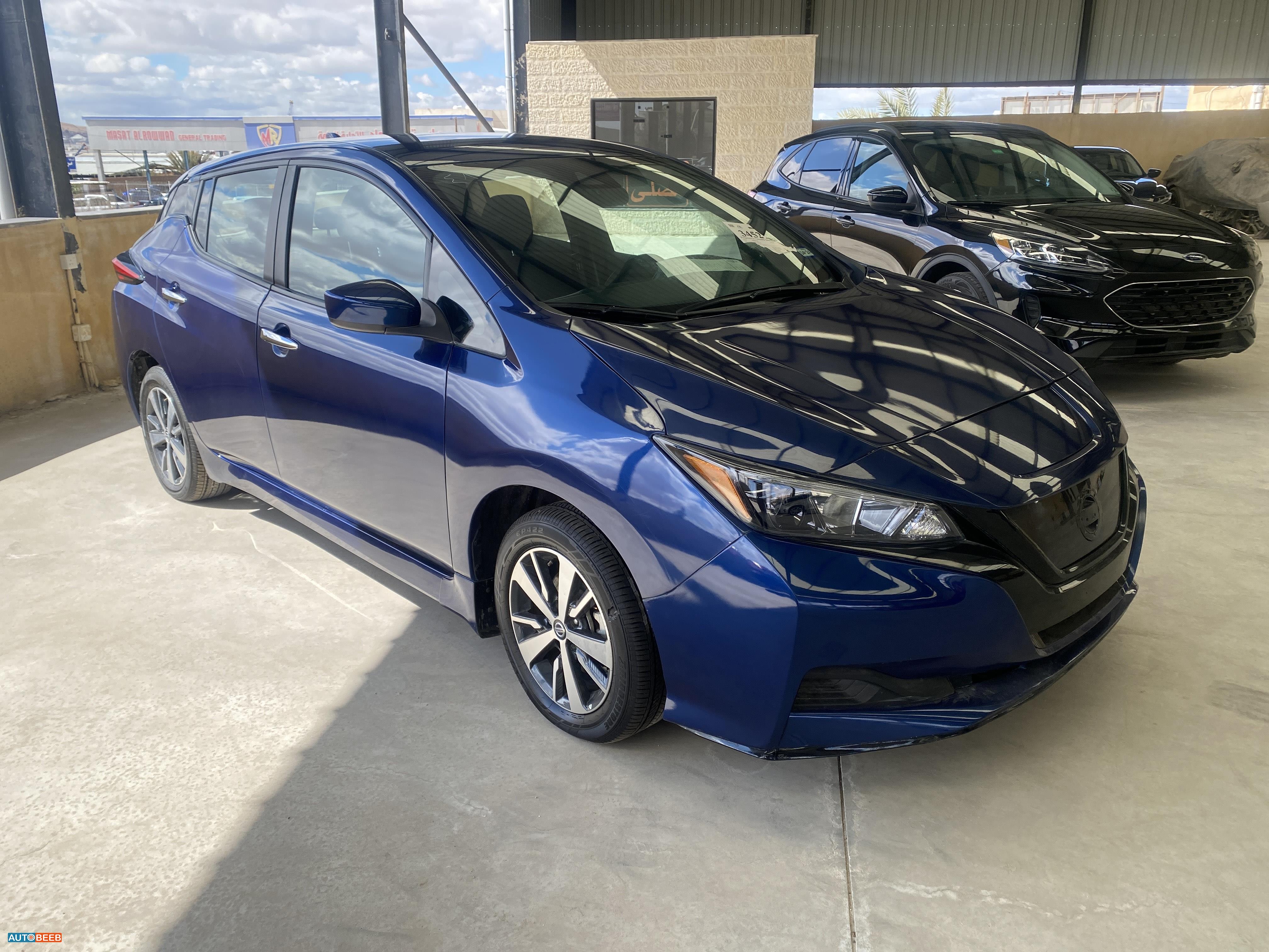 نيسان ليف 2022