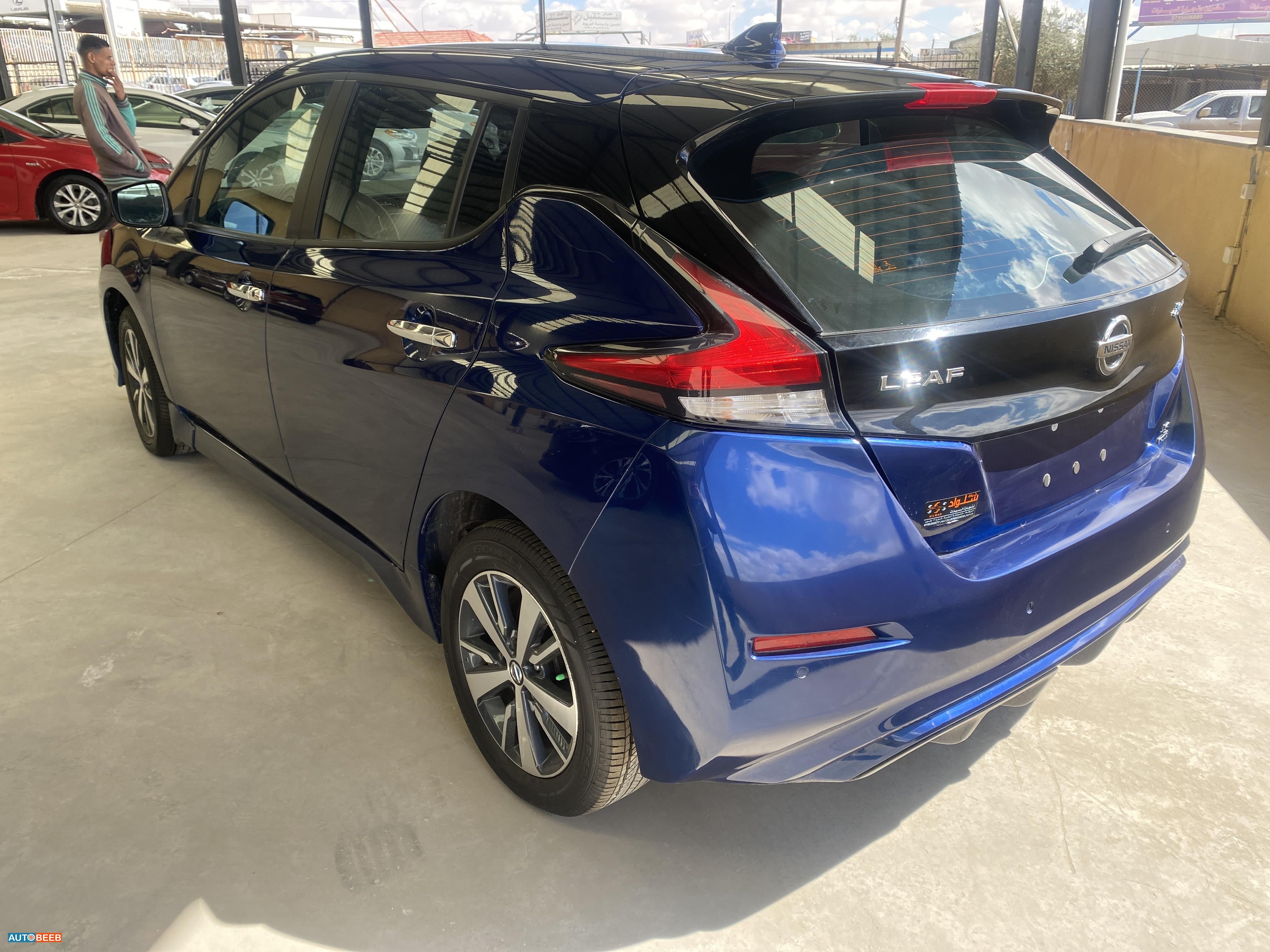 نيسان ليف 2022