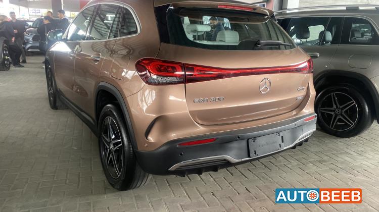 Mercedes Benz EQA300 2022