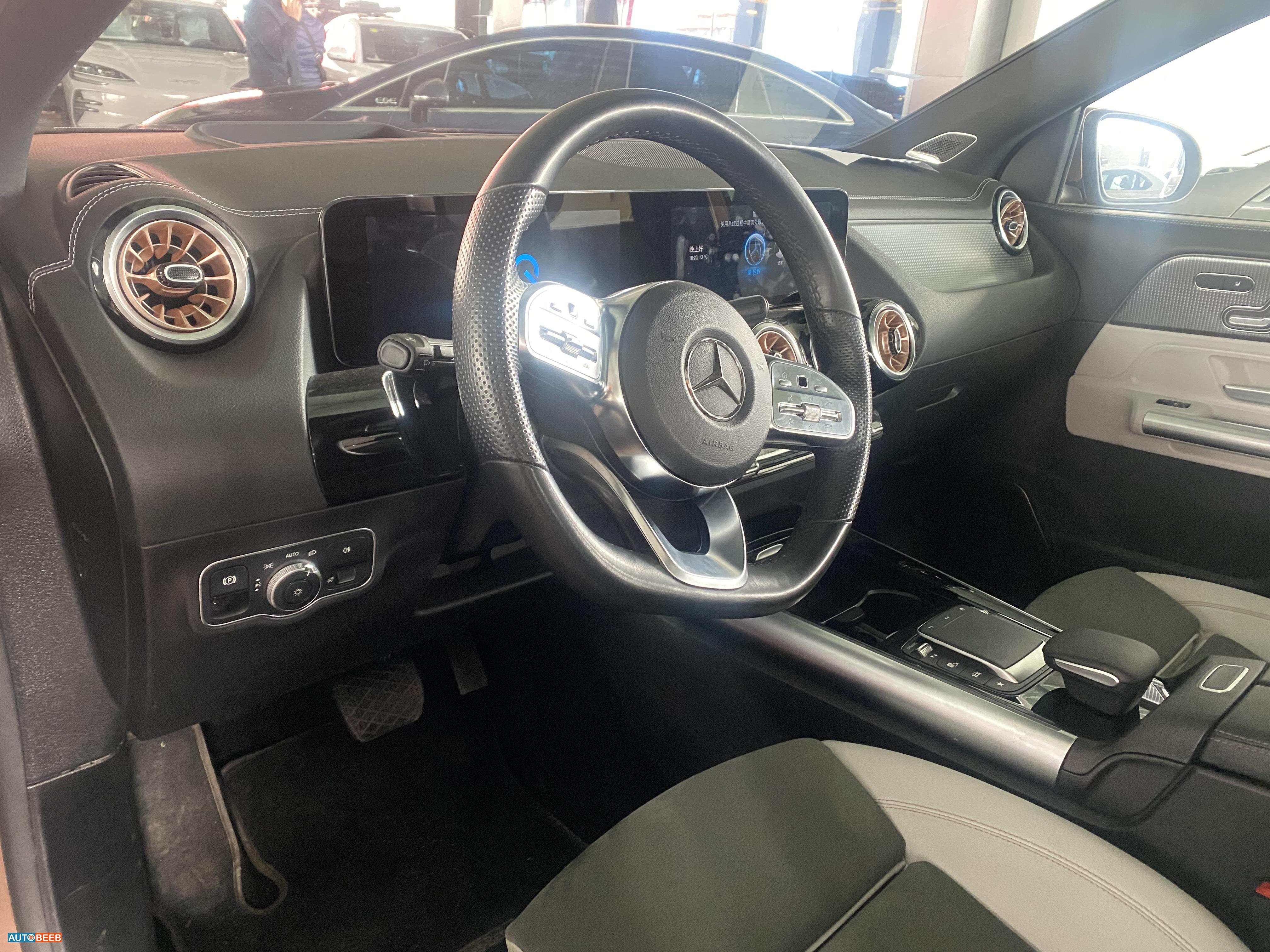 Mercedes Benz EQA300 2022