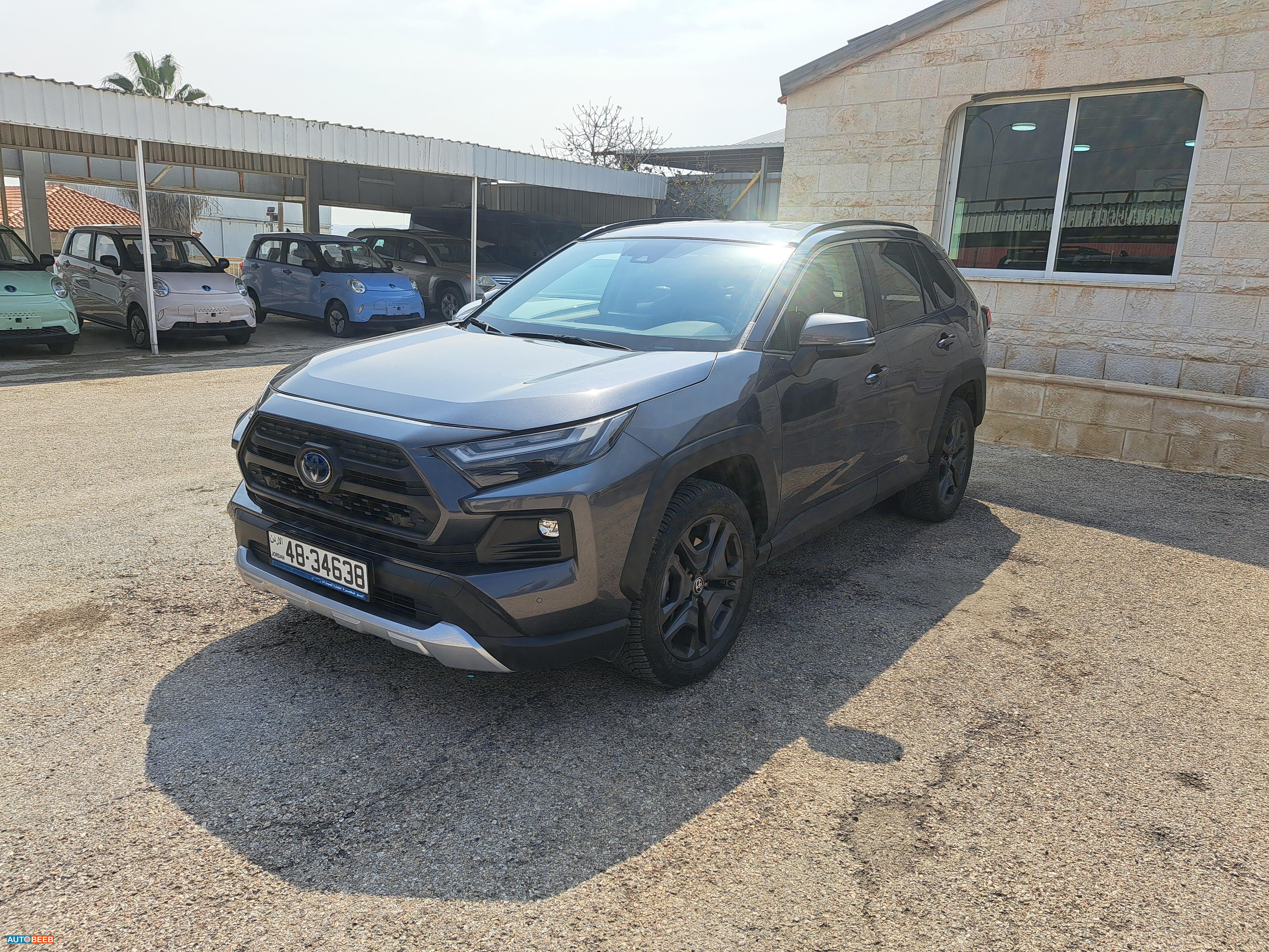 تويوتا راف فور 2023