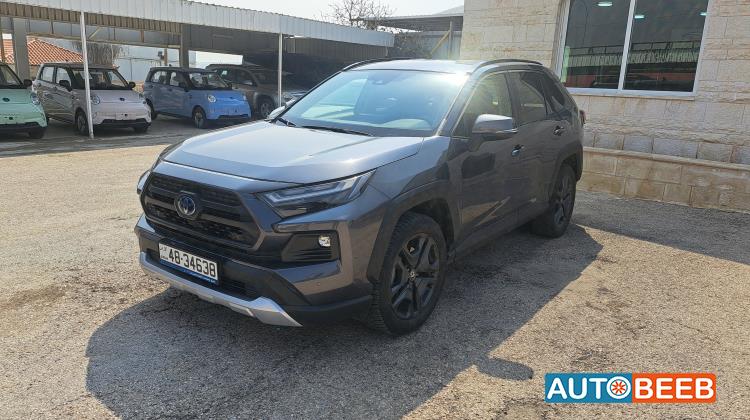 تويوتا راف فور 2023