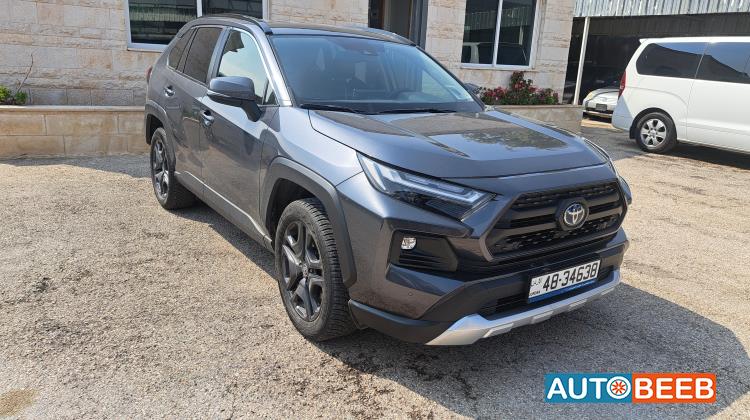 تويوتا راف فور 2023