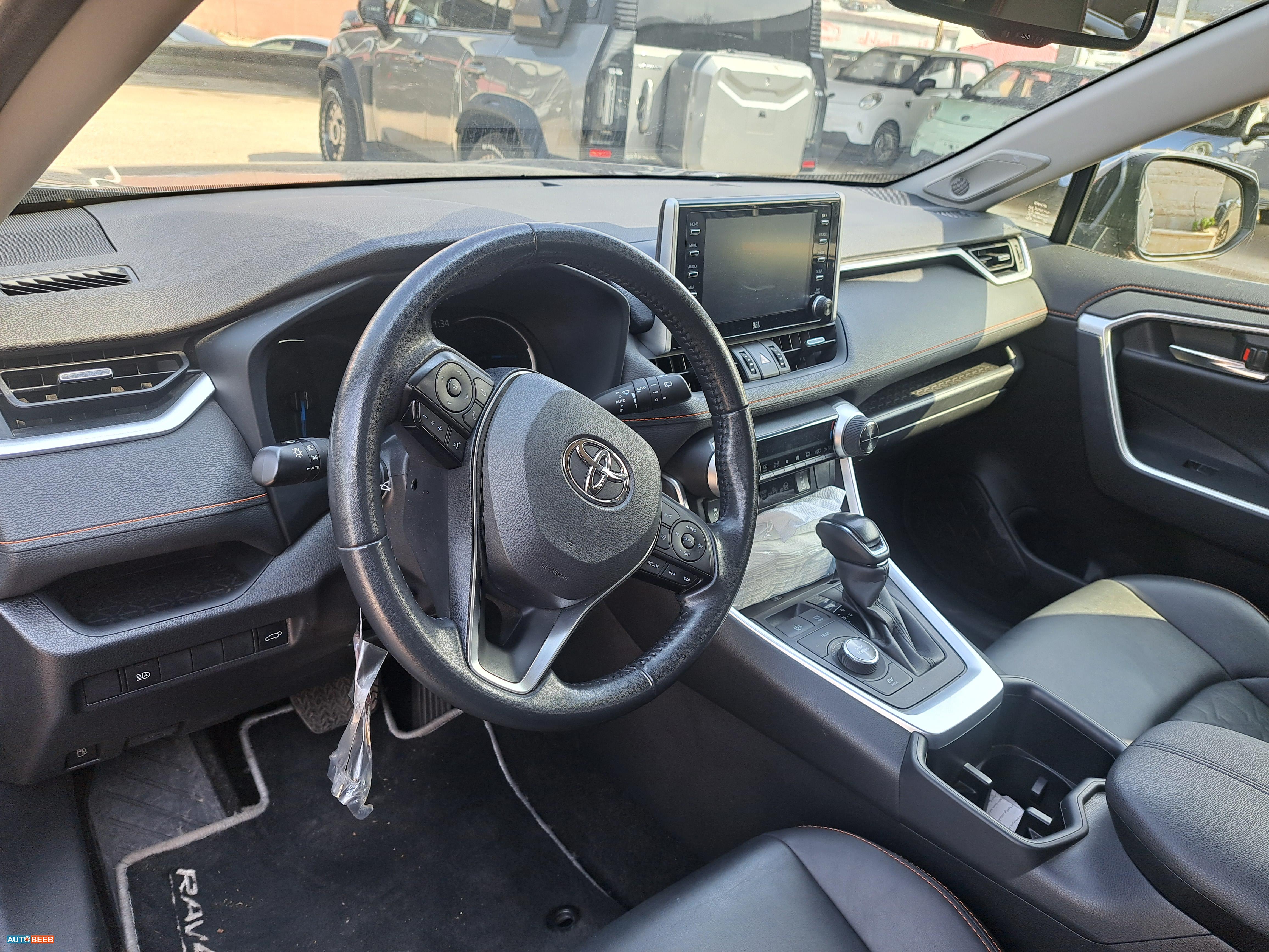 تويوتا راف فور 2023