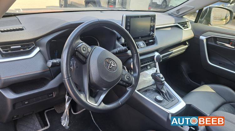 تويوتا راف فور 2023