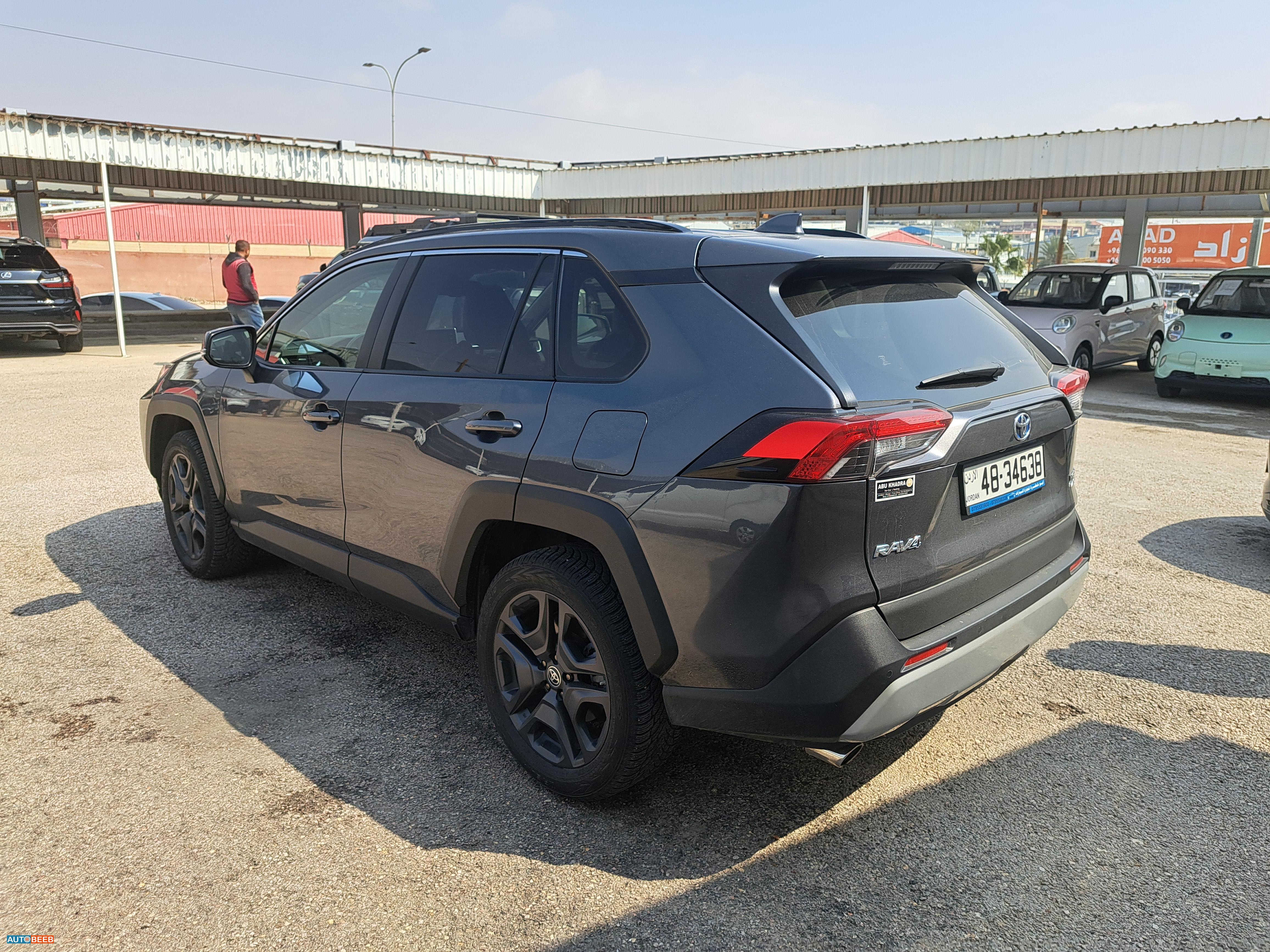 تويوتا راف فور 2023