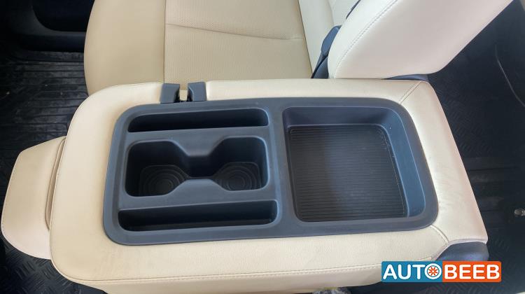 Minibus Hyundai 2022