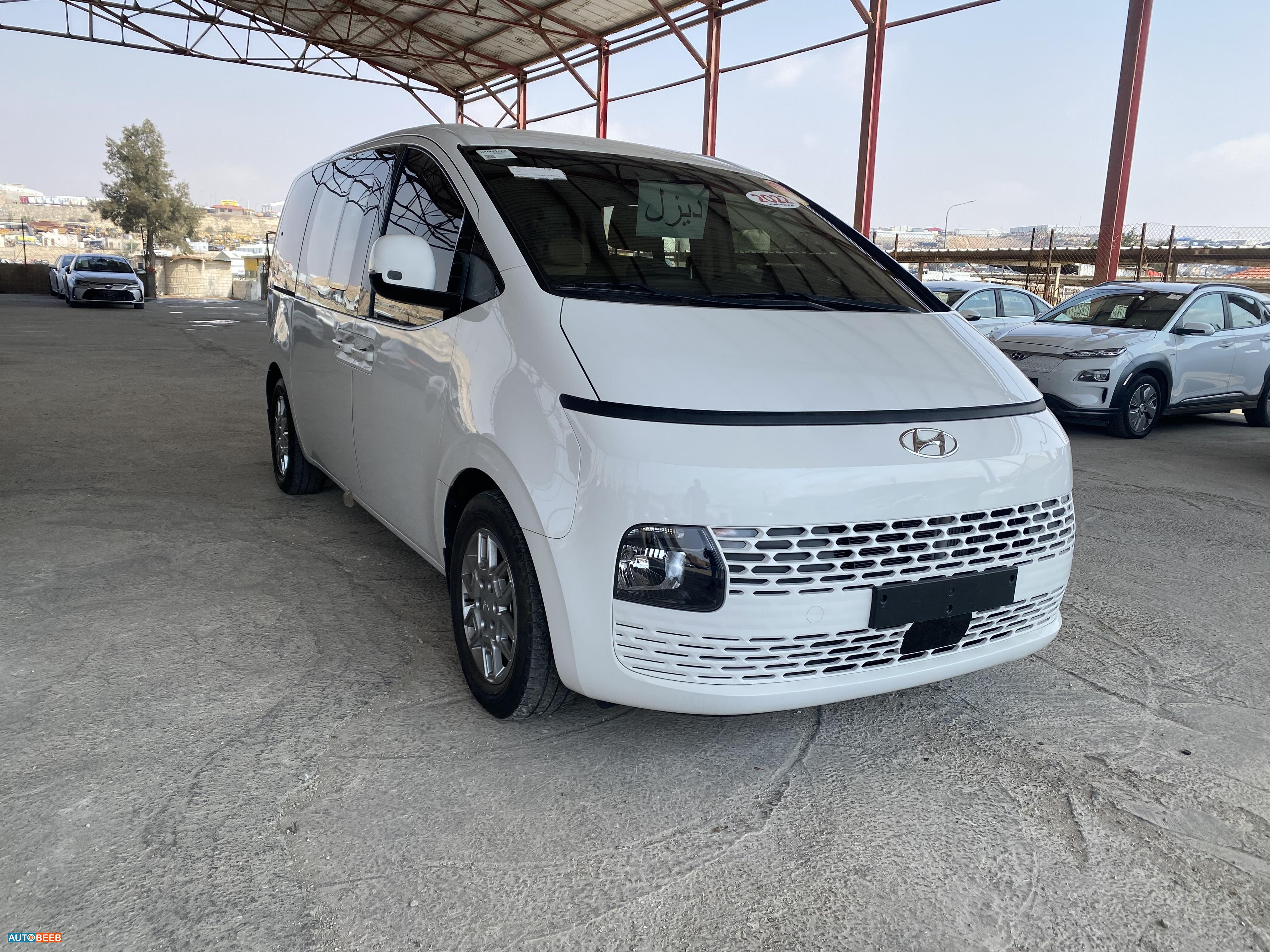 Minibus Hyundai 2022