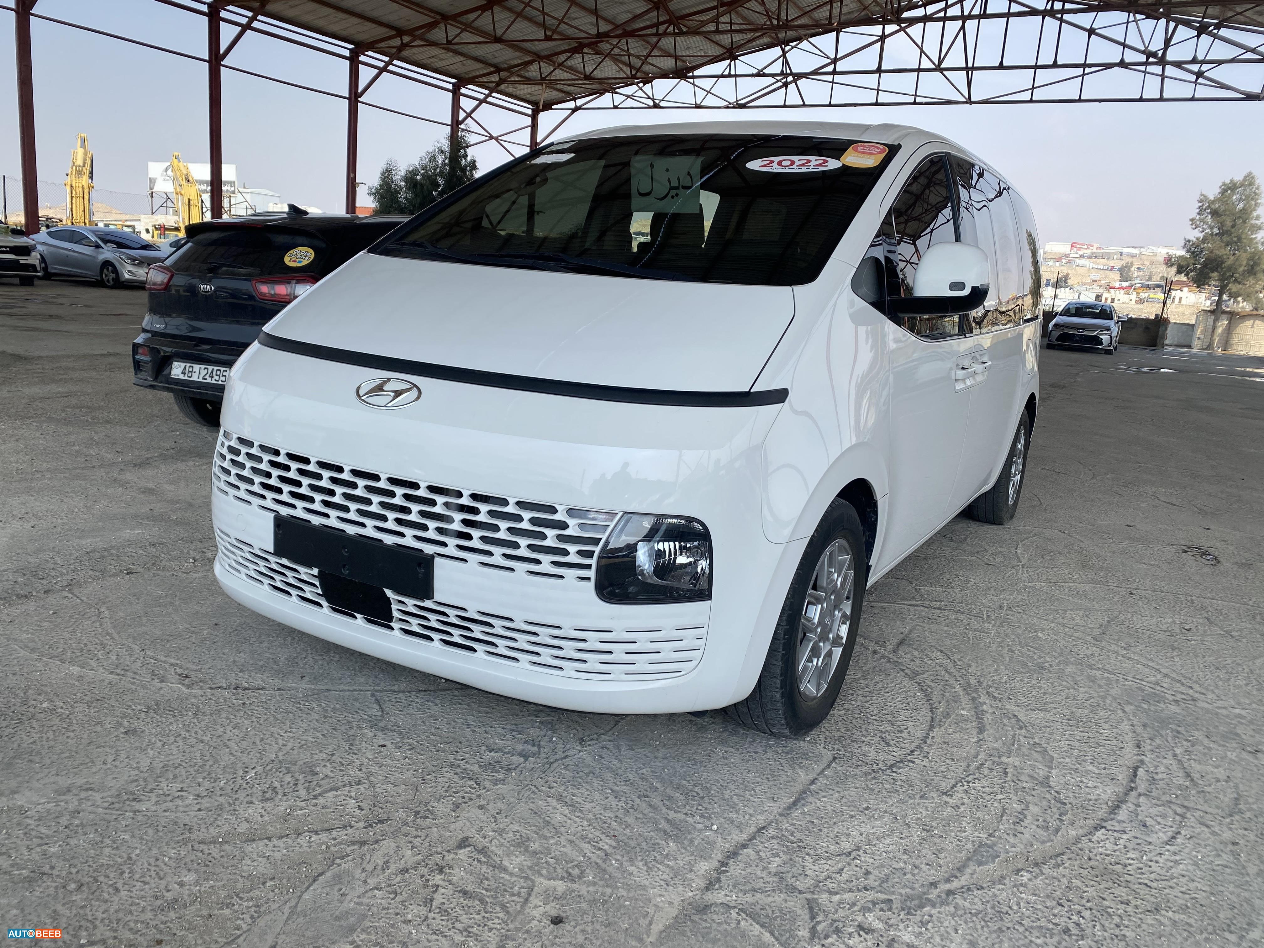 Minibus Hyundai 2022