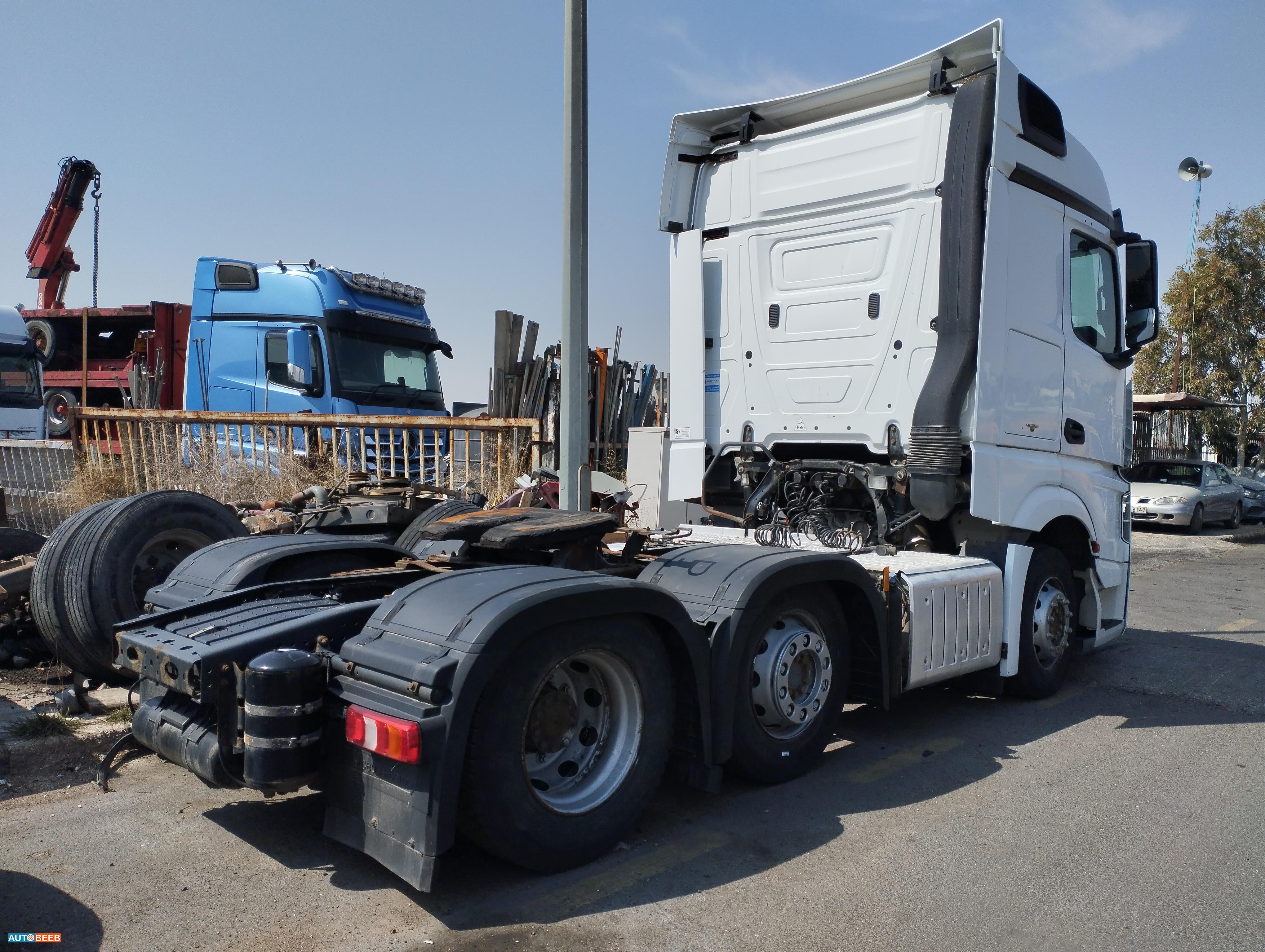 Tractor Unit Mercedes Benz 2016