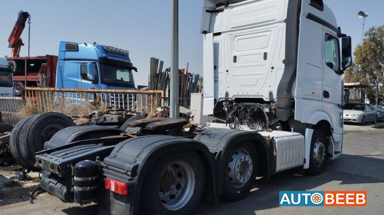 Tractor Unit Mercedes Benz 2016