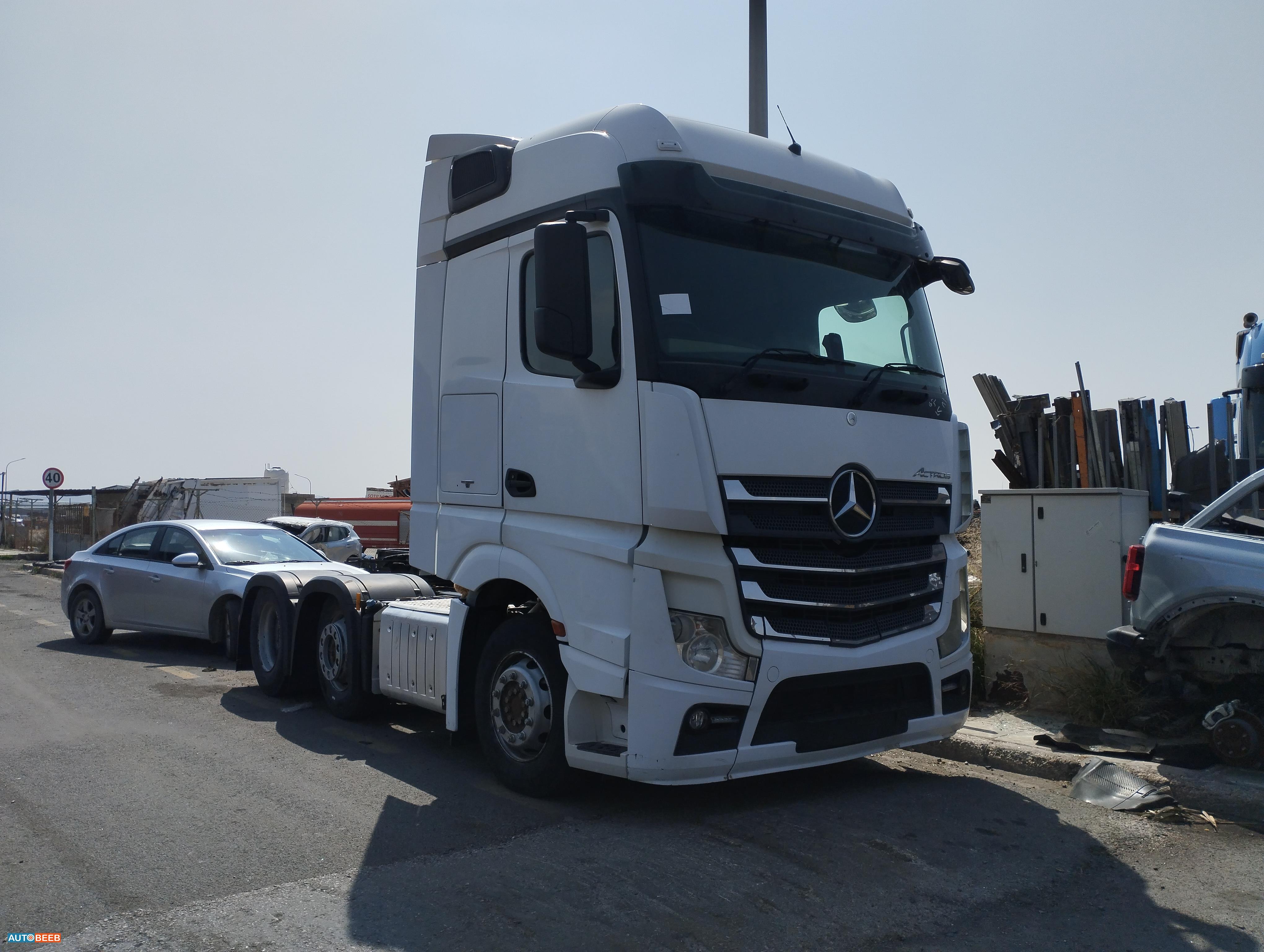 Tractor Unit Mercedes Benz 2016