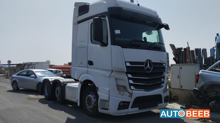 Tractor Unit Mercedes Benz 2016