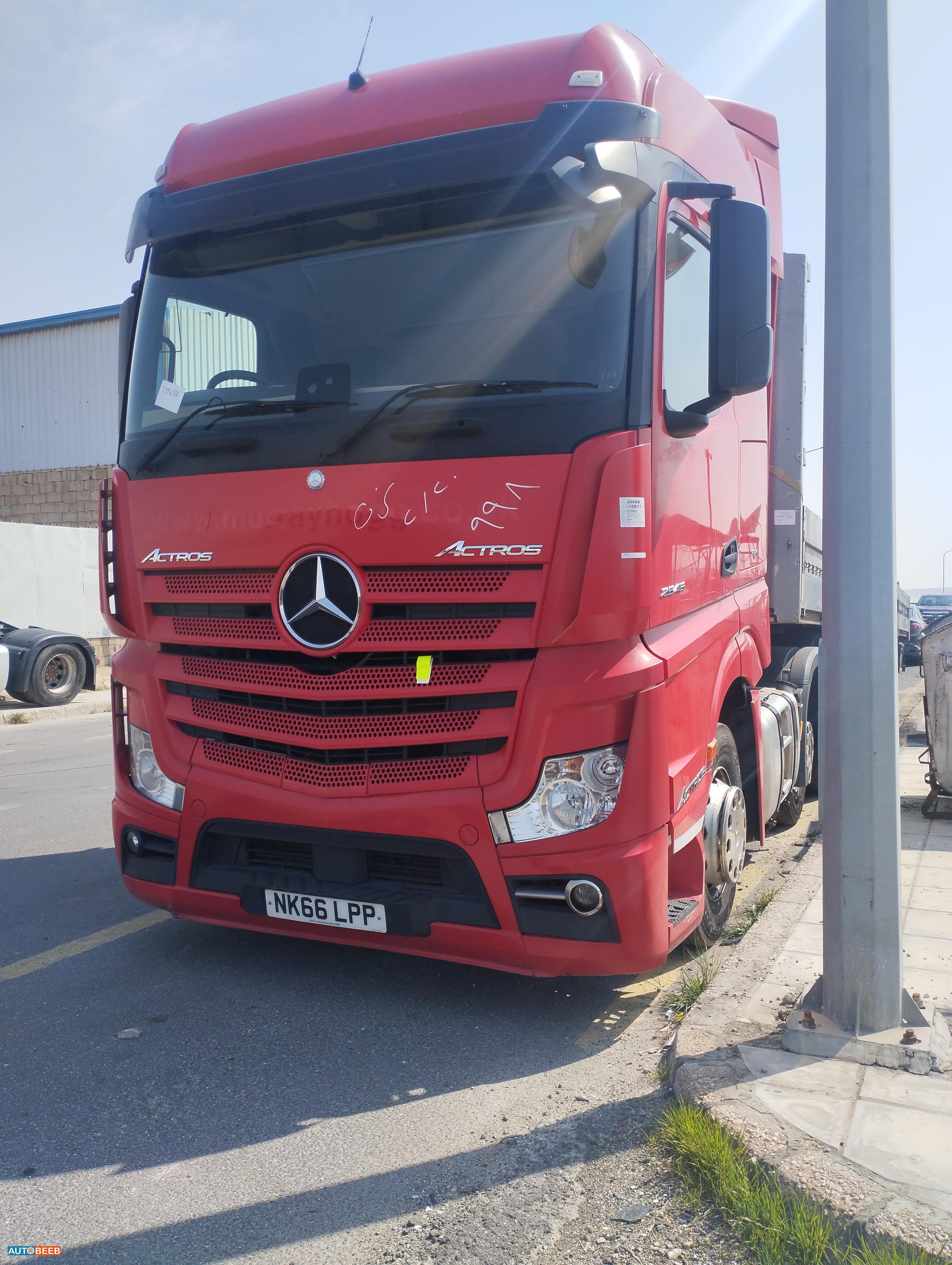 Tractor Unit Mercedes Benz 2016