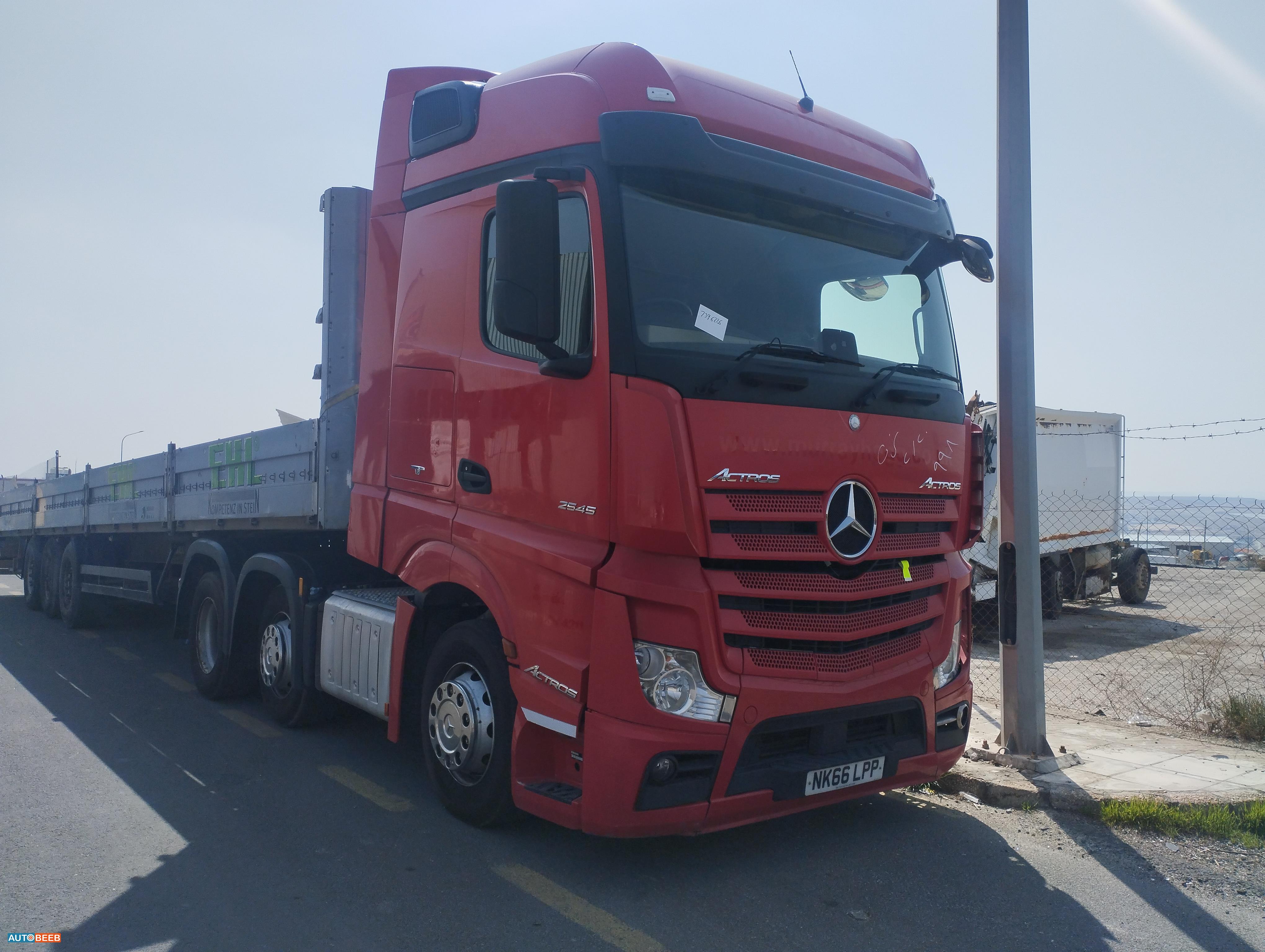 Tractor Unit Mercedes Benz 2016