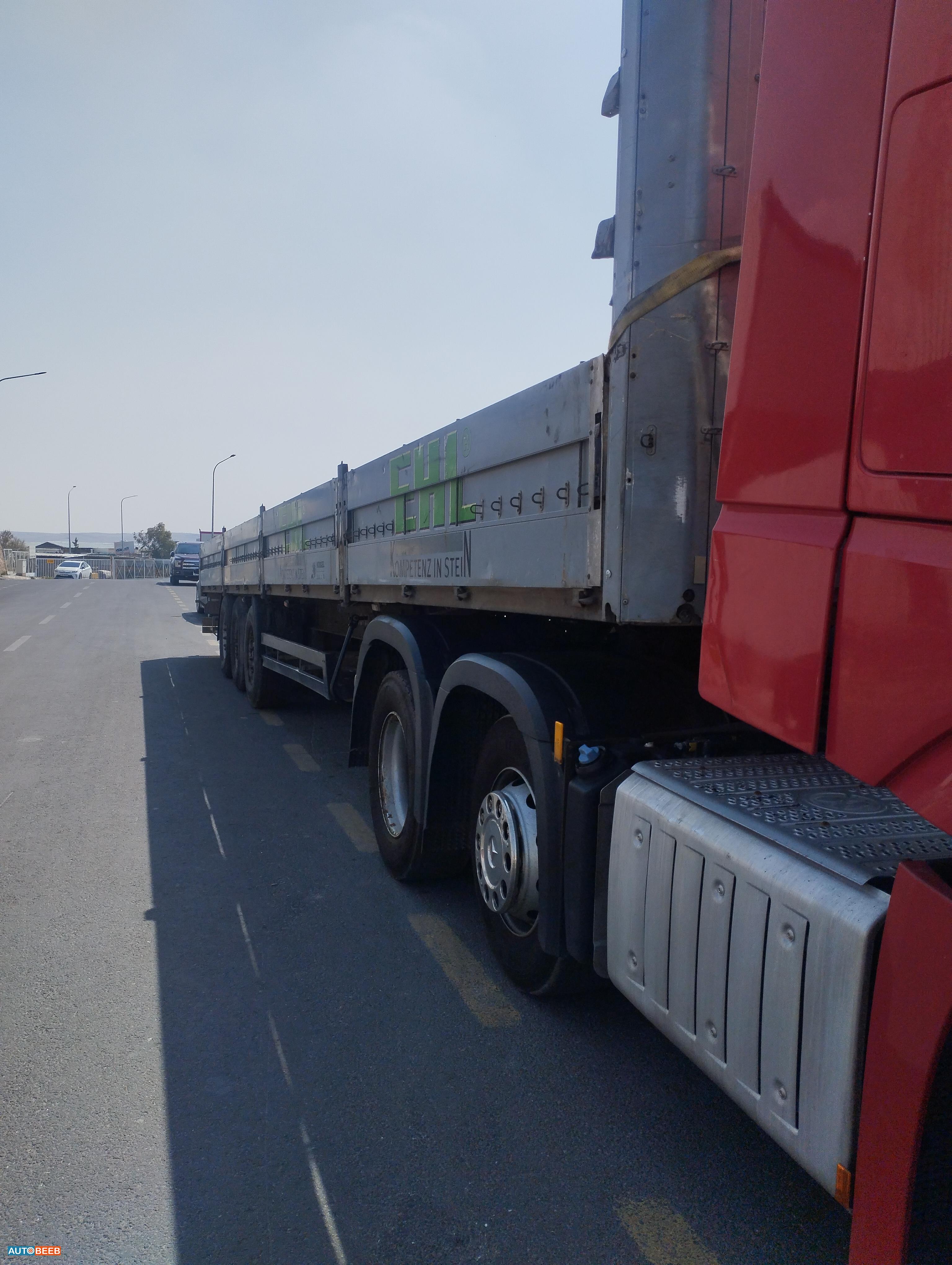 Flatbed With Side  2006