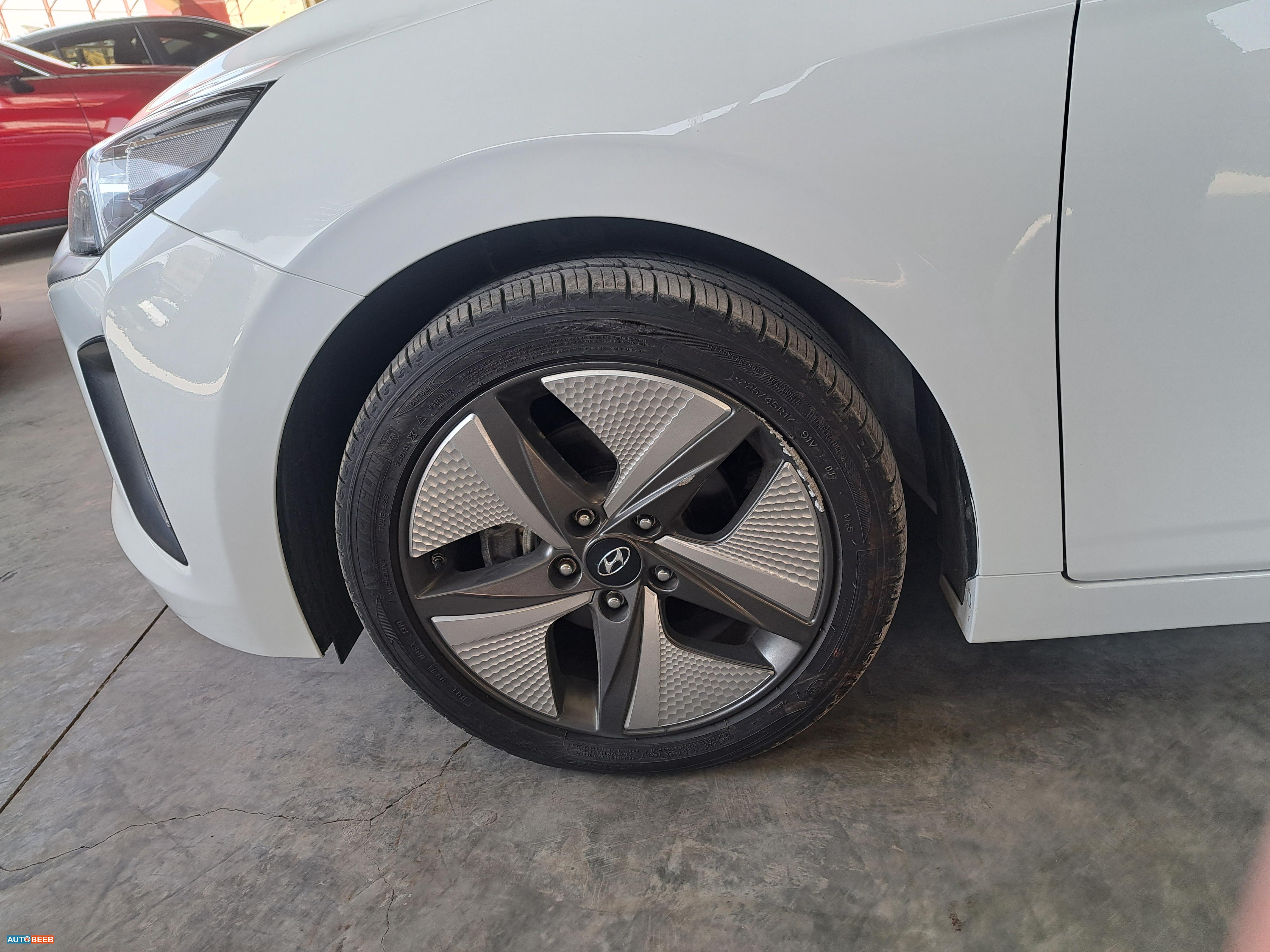 هيونداي ايونيك 2021