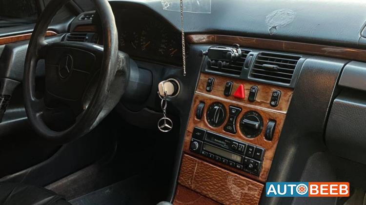 مرسيدس بنز E200 1997