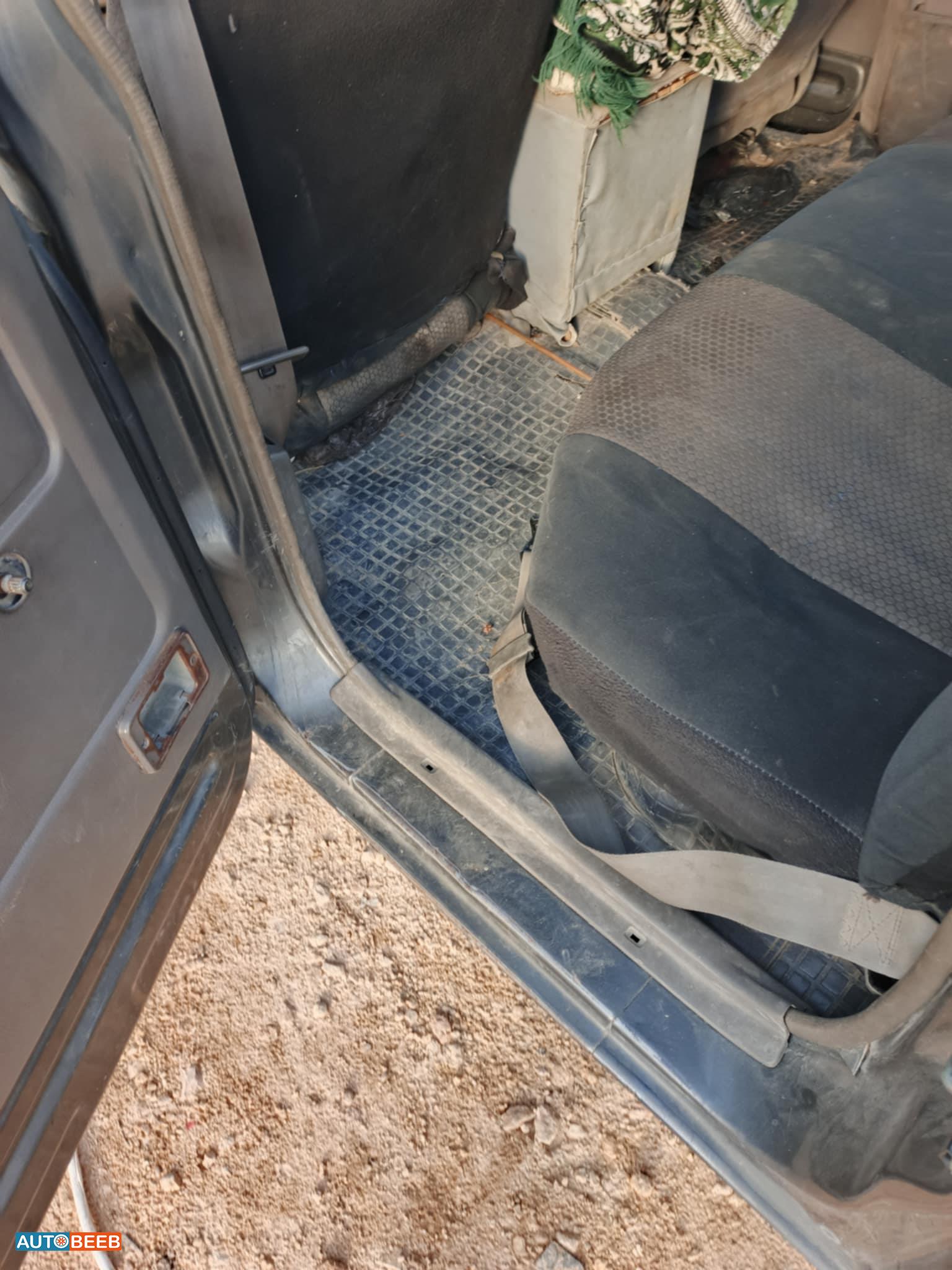 ايسوزو بك اب 1996