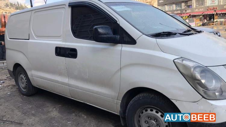 Minivan Hyundai 2010