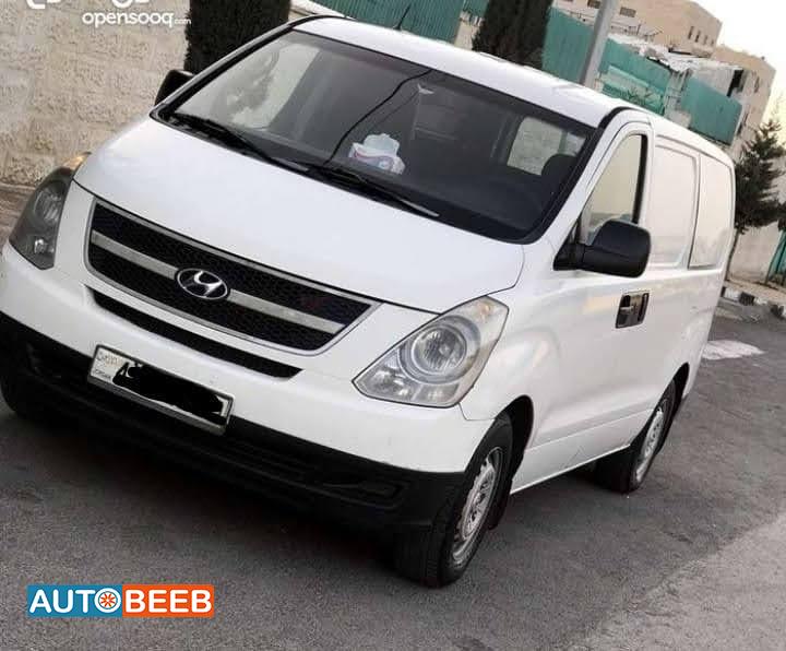 Minivan Hyundai 2010