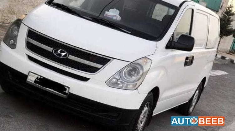 Minivan Hyundai 2010