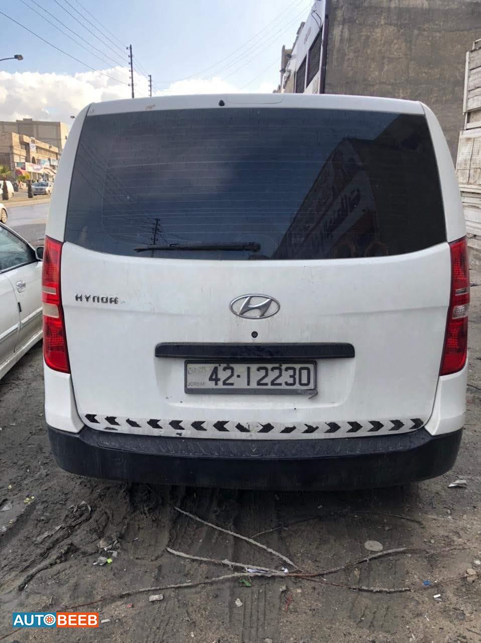 Minivan Hyundai 2010